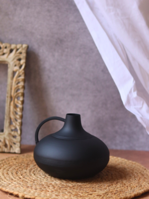 129_e84115a8-7f65-411d-92d6-5a0113186e98.png Black Handle Vase