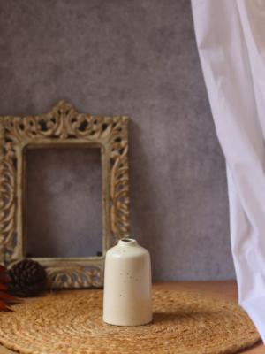 30_4003ae2d-7956-4329-9407-fd1440a9a1e3-1.png Cream Bud Vase - Tall