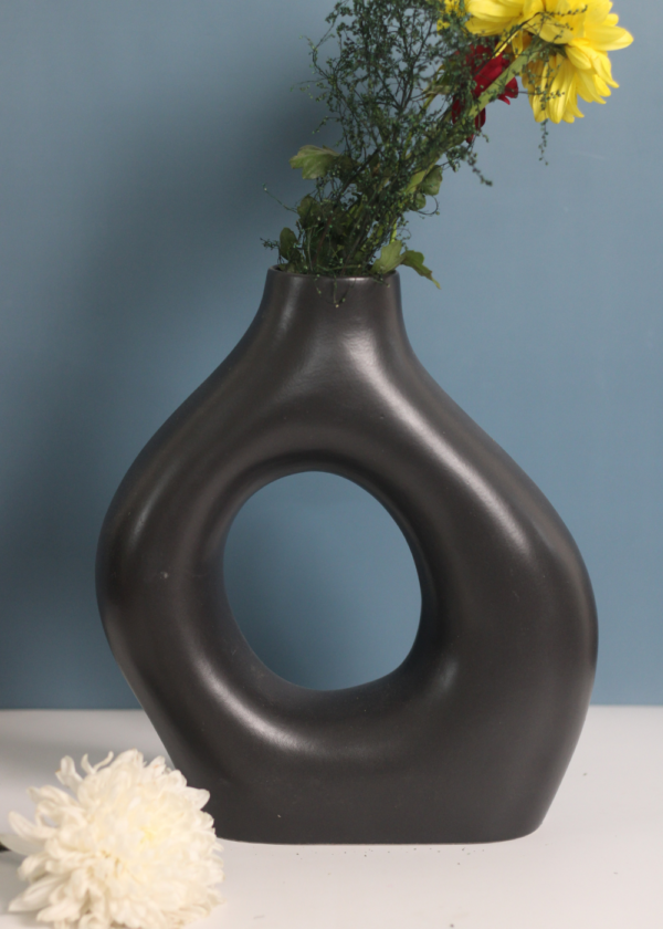 96_7615072b-81b3-445b-9bdd-7fcc2ee8ced3-1.png Misfit Donut Vase - Large