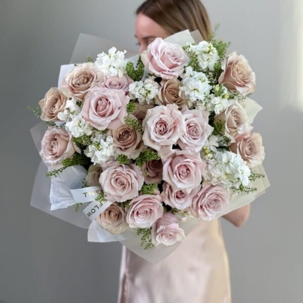 bfgbfgbfb222222-860x860-1.jpg Hovering Feather (Faux Flower)